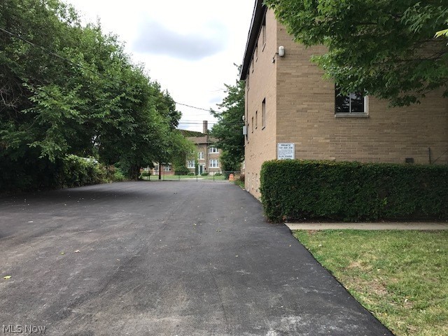14918 Milverton Road, Unit 104 Cleveland, OH 44120 - Photo 2 of 12