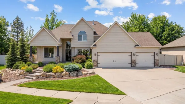 $749,500 | 17817 East Galaxy Drive, Greenacres, WA 99016