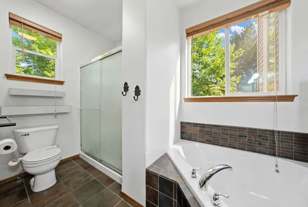 $749,900 | 17817 East Galaxy Drive, Greenacres, WA 99016