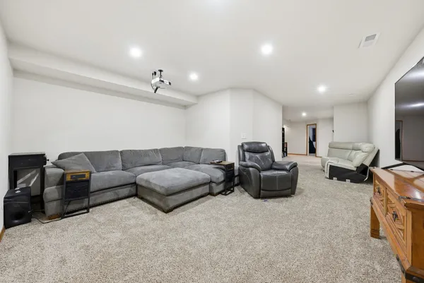 $749,900 | 17817 East Galaxy Drive, Greenacres, WA 99016