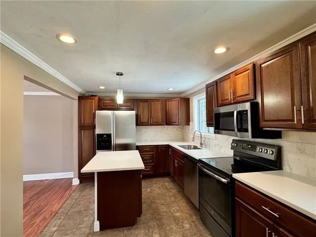 $2,400 | 496 Pebbleview Drive, Greece, NY 14612