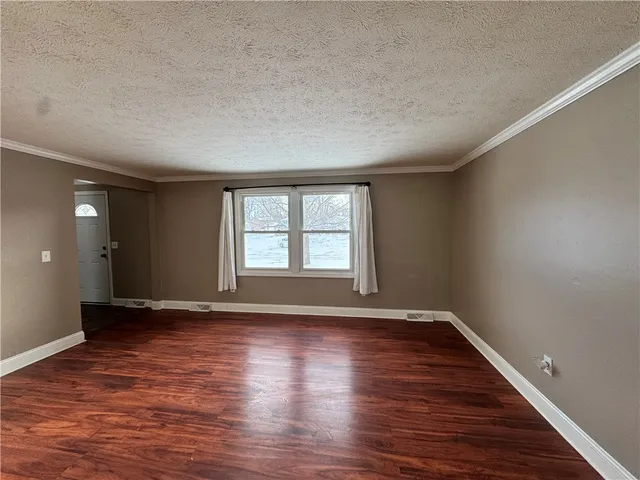 $2,400 | 496 Pebbleview Drive, Greece, NY 14612