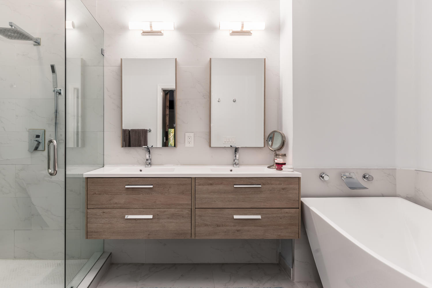 16075 Sims Road, Unit B202 Delray Beach, FL 33484 - Photo 23 of 46 Master Bath