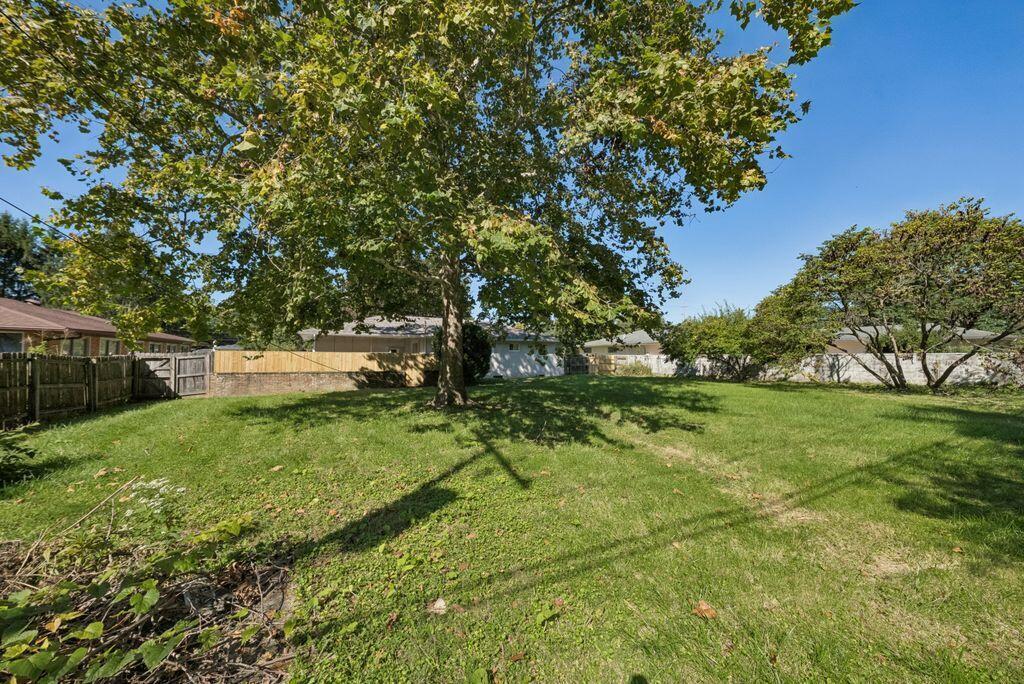 1000 McNaughten Road Columbus, OH 43213 - Photo 47 of 81 Large Fenced Backyard
