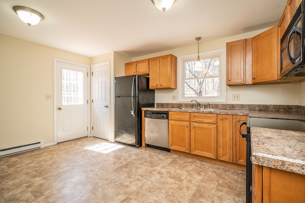 14 North Farms Road, Unit A Williamsburg, MA 01039 - Photo 9 of 30