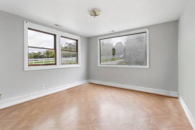 W4019 Black Point Road Lake Geneva, WI 53147 - Photo 12 of 23 an empty room with a window