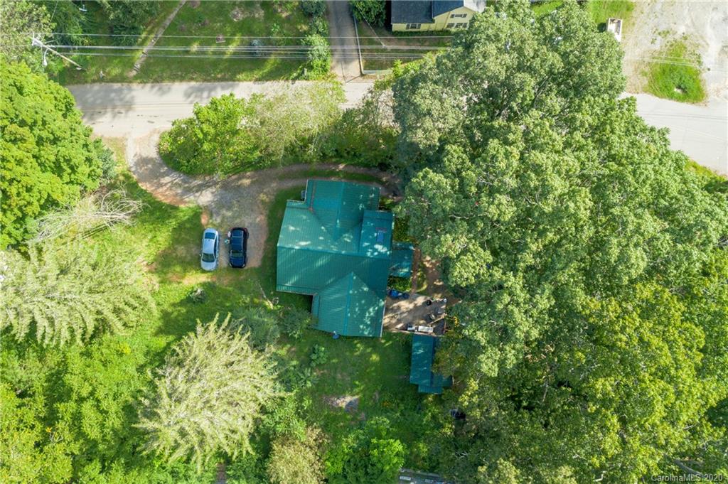 53 Travis Street Clyde, NC 28721 - Photo 4 of 5