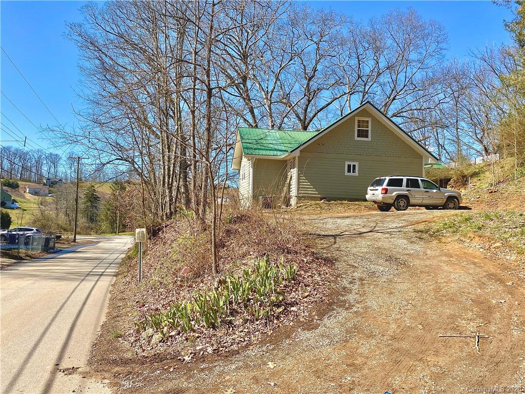 53 Travis Street Clyde, NC 28721 - Photo 5 of 5