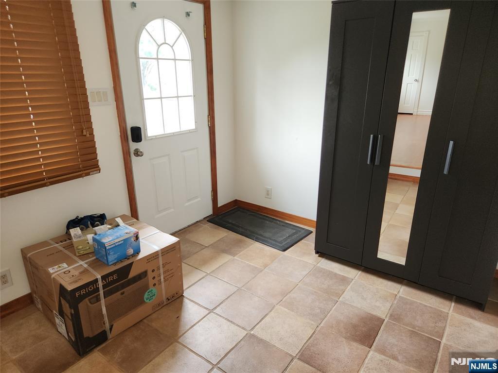 561 Green Valley Road Paramus, NJ 07652 - Photo 28 of 28