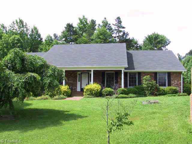 198 Wexham Road Winston-Salem, NC 27103 - Photo 1 of 1 Exterior Front.