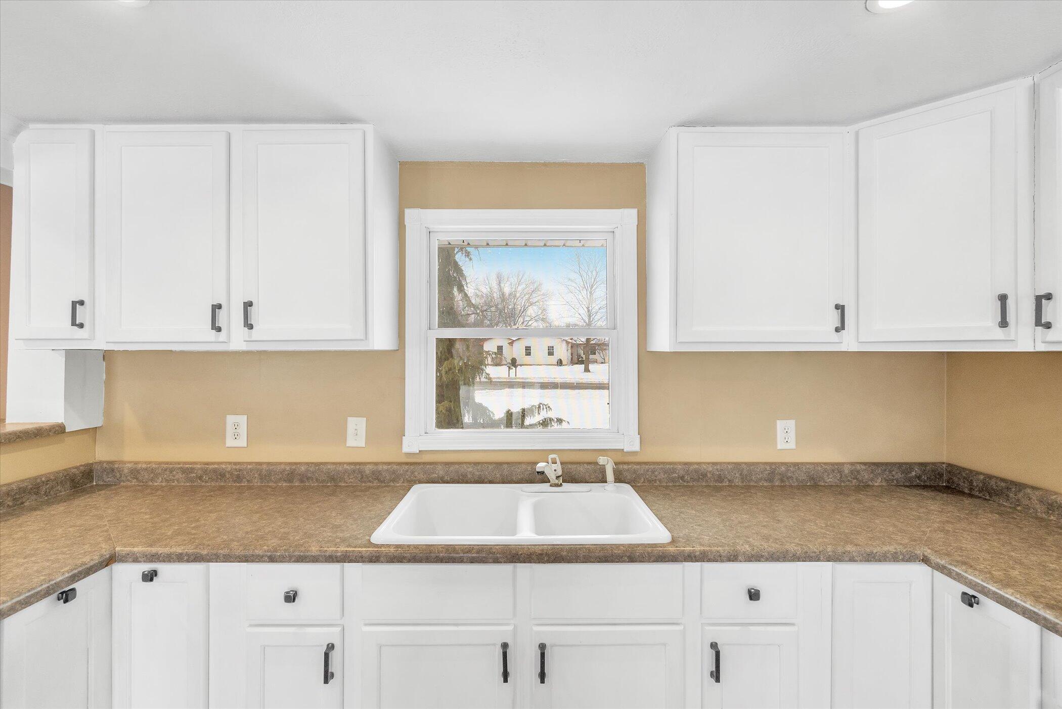 6279 Thrush Road Jackson, MI 49202 - Photo 12 of 43 12-6279-Thrush-Rd-WindowStill-Real-Estat