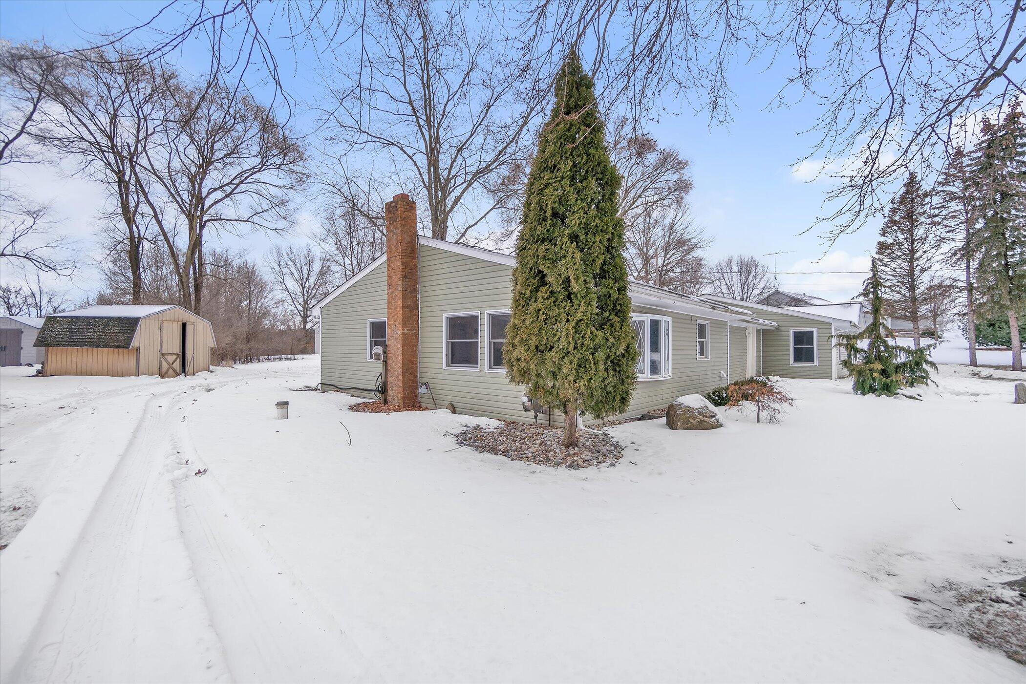 6279 Thrush Road Jackson, MI 49202 - Photo 2 of 43 02-6279-Thrush-Rd-WindowStill-Real-Estat