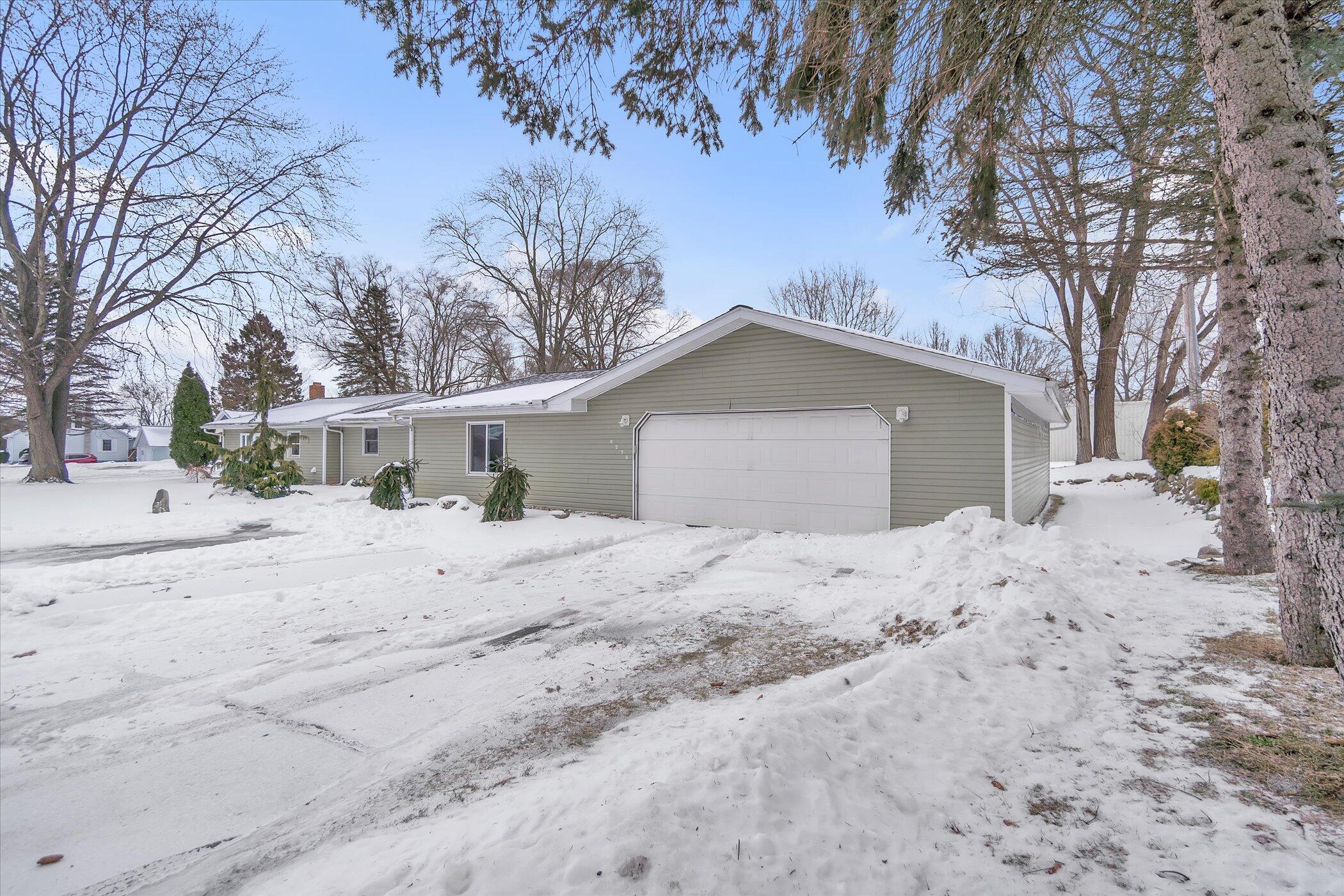 6279 Thrush Road Jackson, MI 49202 - Photo 4 of 43 04-6279-Thrush-Rd-WindowStill-Real-Estat
