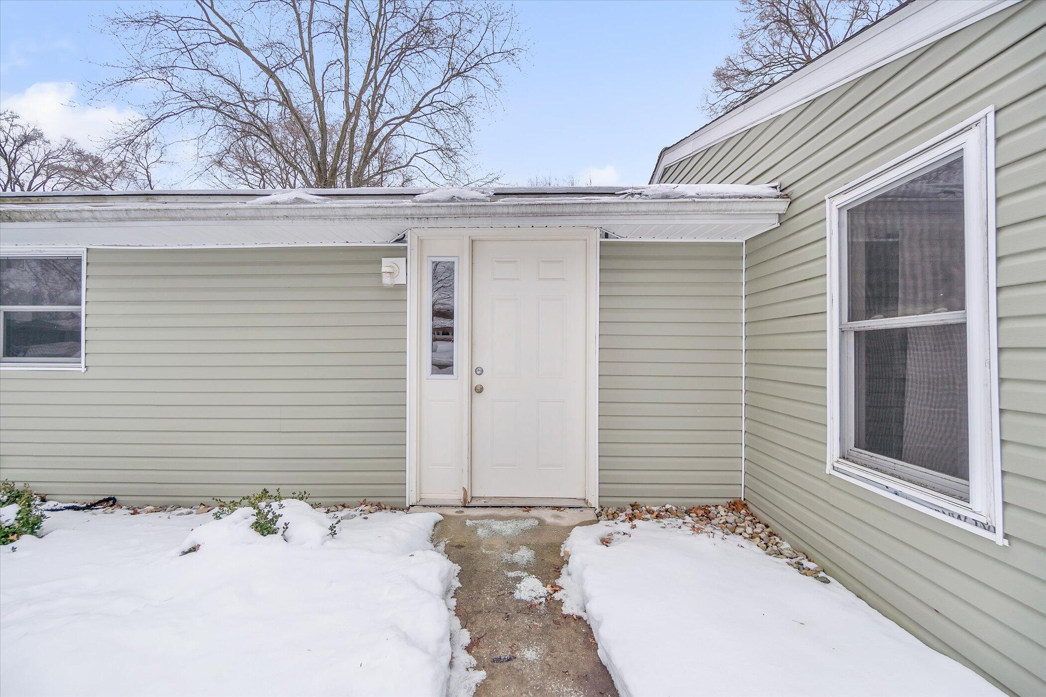 6279 Thrush Road Jackson, MI 49202 - Photo 5 of 43 05-6279-Thrush-Rd-WindowStill-Real-Estat