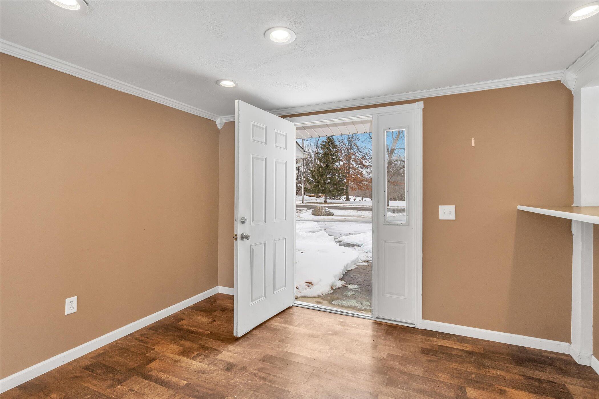 6279 Thrush Road Jackson, MI 49202 - Photo 6 of 43 06-6279-Thrush-Rd-WindowStill-Real-Estat