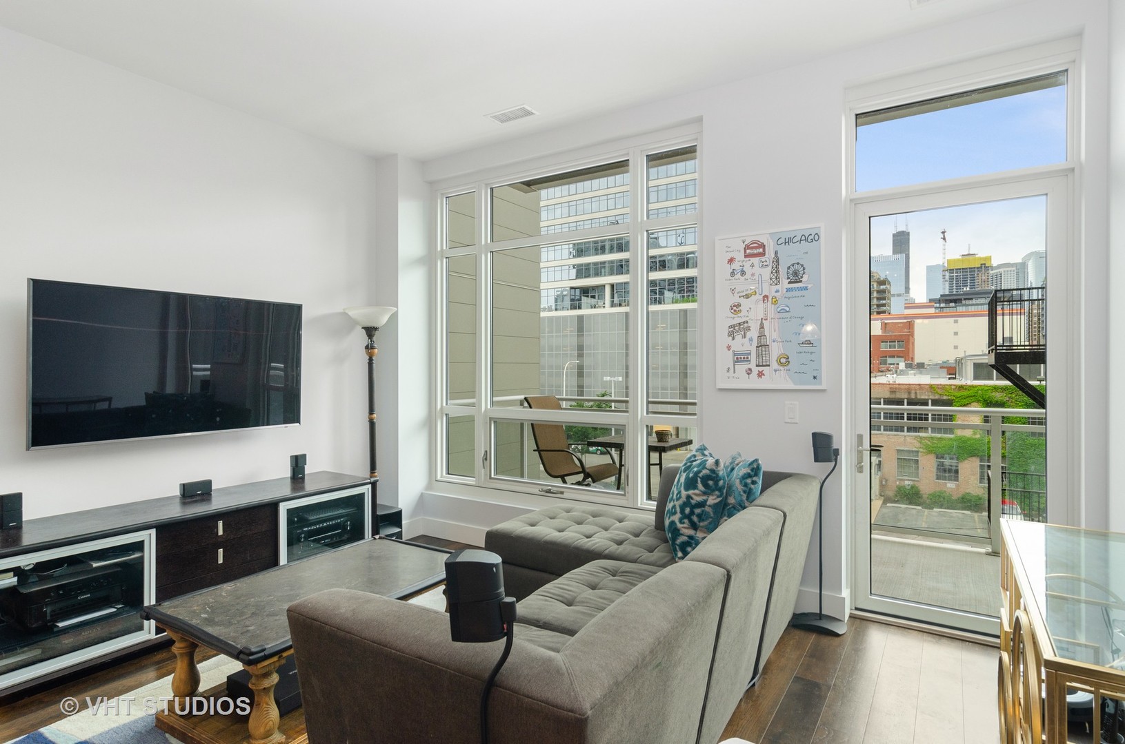 367 West Locust Street, Unit 304 Chicago, IL 60610 - Photo 4 of 14