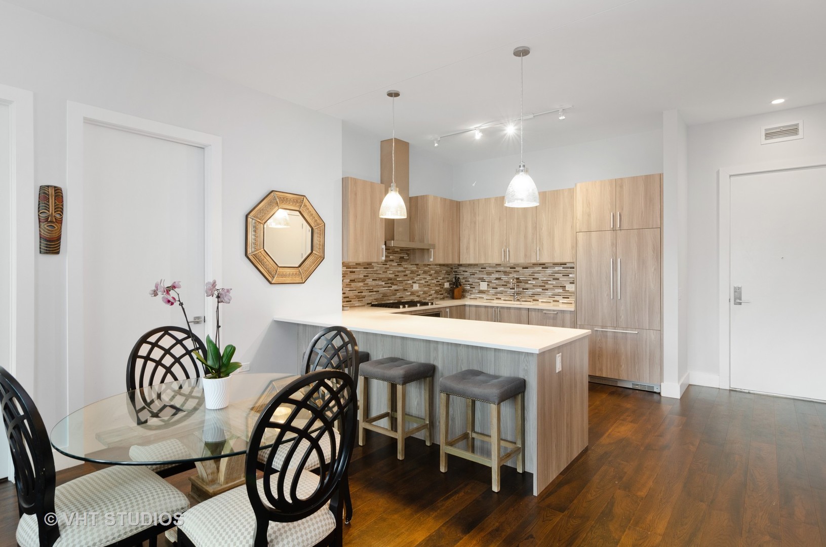 367 West Locust Street, Unit 304 Chicago, IL 60610 - Photo 6 of 14