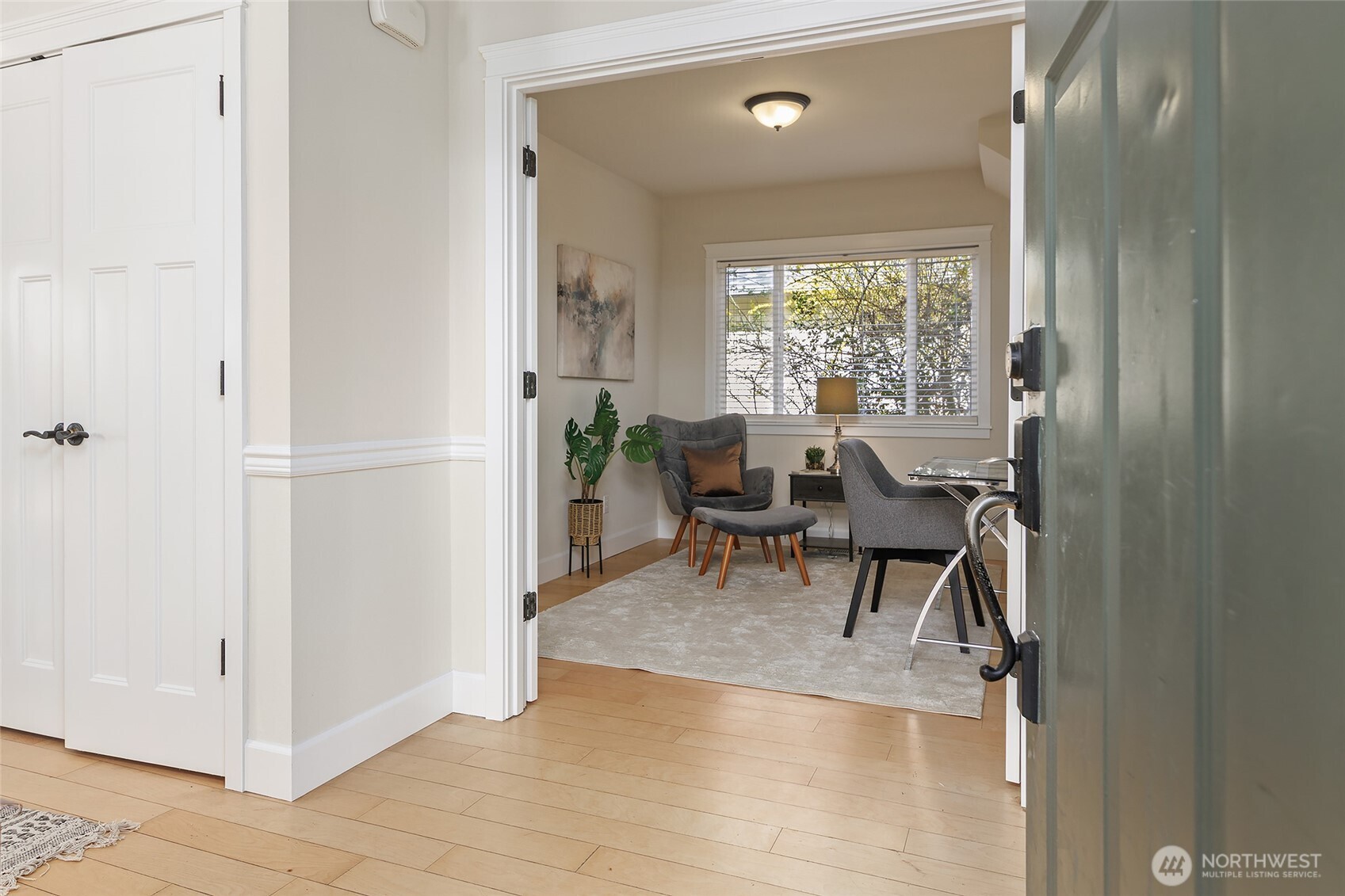 1910 Chestnut Street Everett, WA 98201 - Photo 6 of 37