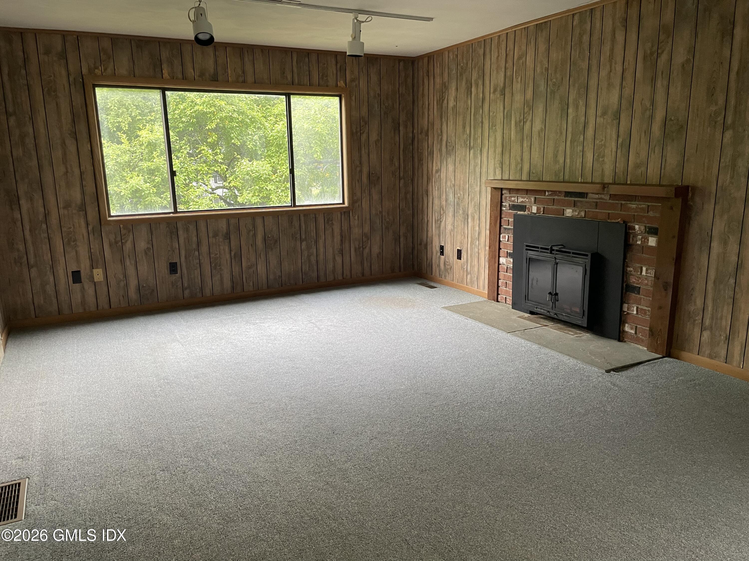 21 Windsor Lane Cos Cob, CT 06807 - Photo 9 of 24 family room