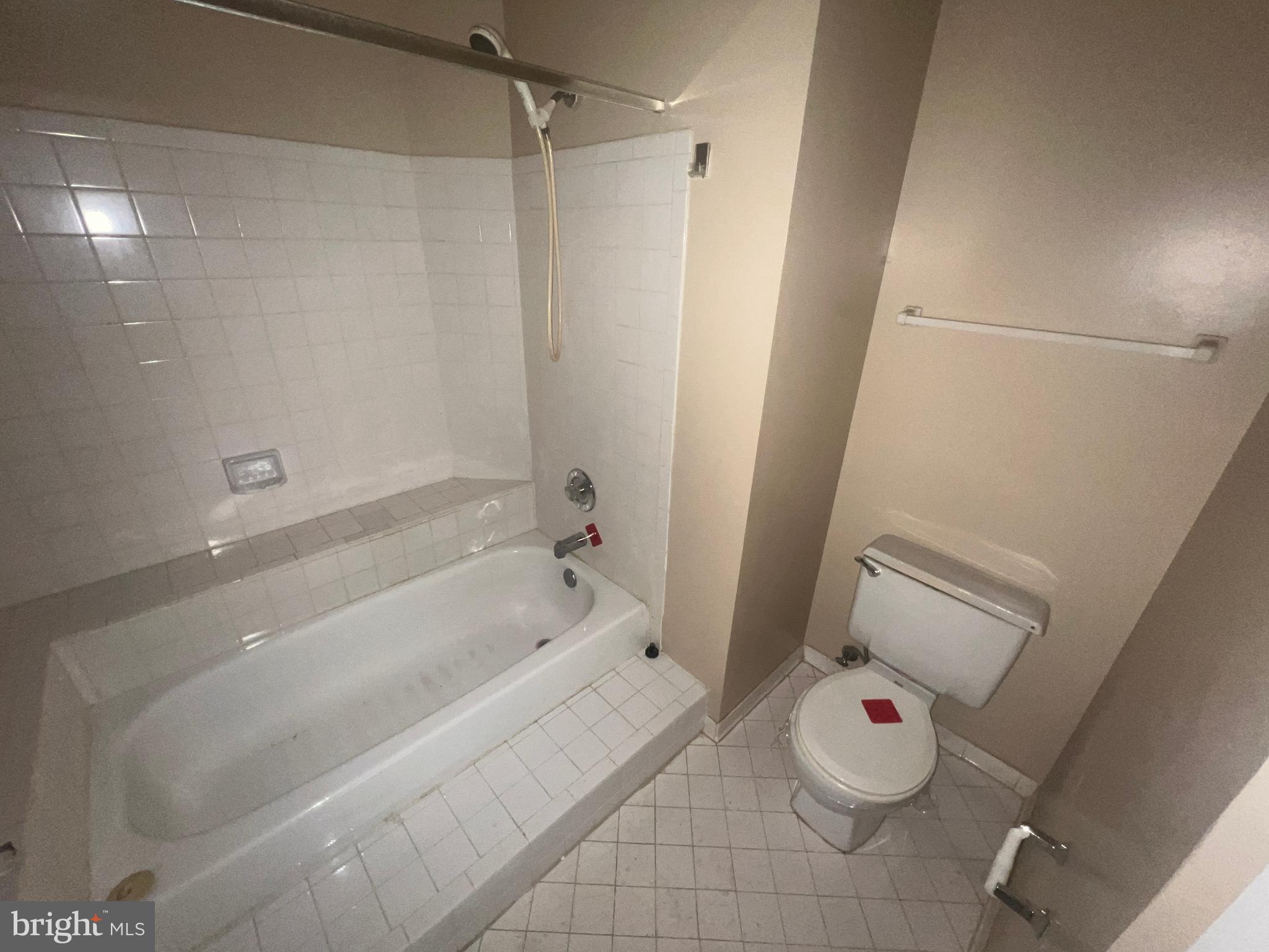 13701 Modrad Way, Unit 9C13 Silver Spring, MD 20904 - Photo 23 of 40 Bathroom #1