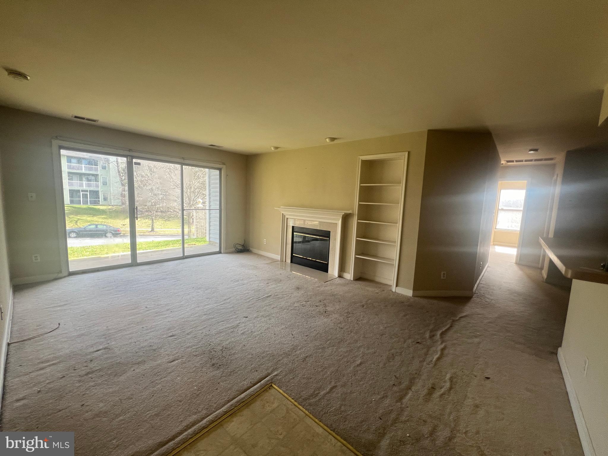 13701 Modrad Way, Unit 9C13 Silver Spring, MD 20904 - Photo 6 of 40 Living room