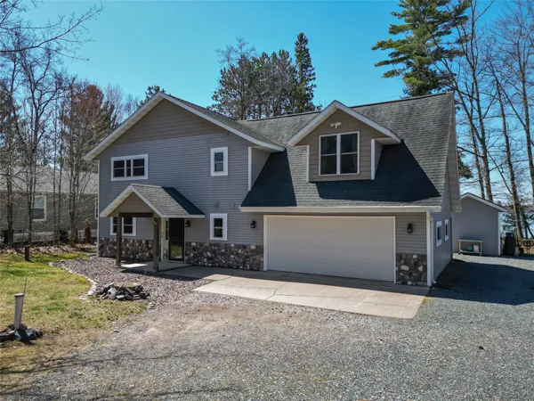 $569,900 | W8895 North Lake Road, Greenwood, WI 54437