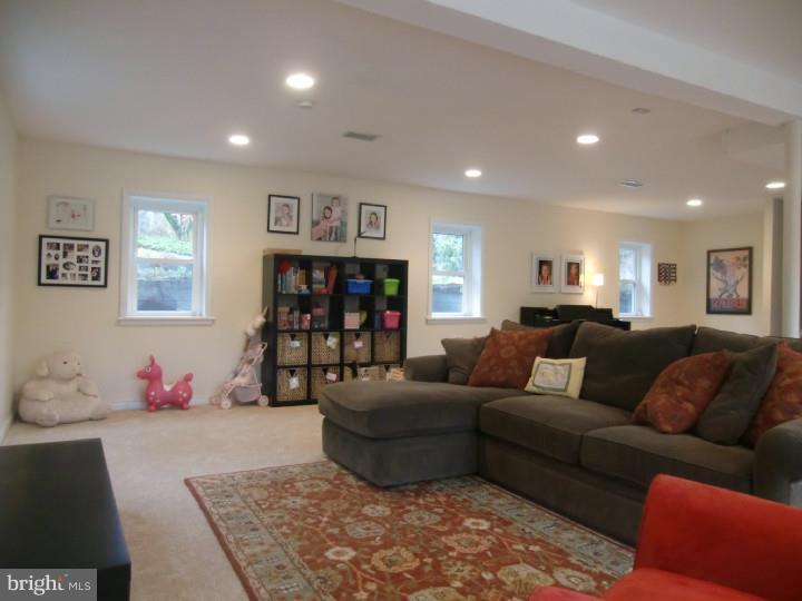 659 West Valley Road Wayne, PA 19087 - Photo 17 of 25 Family Room
