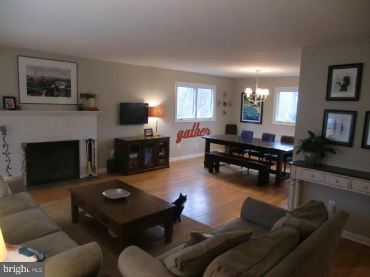 659 West Valley Road Wayne, PA 19087 - Photo 3 of 25 Living Room