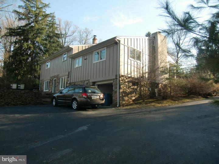 659 West Valley Road Wayne, PA 19087 - Photo 21 of 25 Driveway