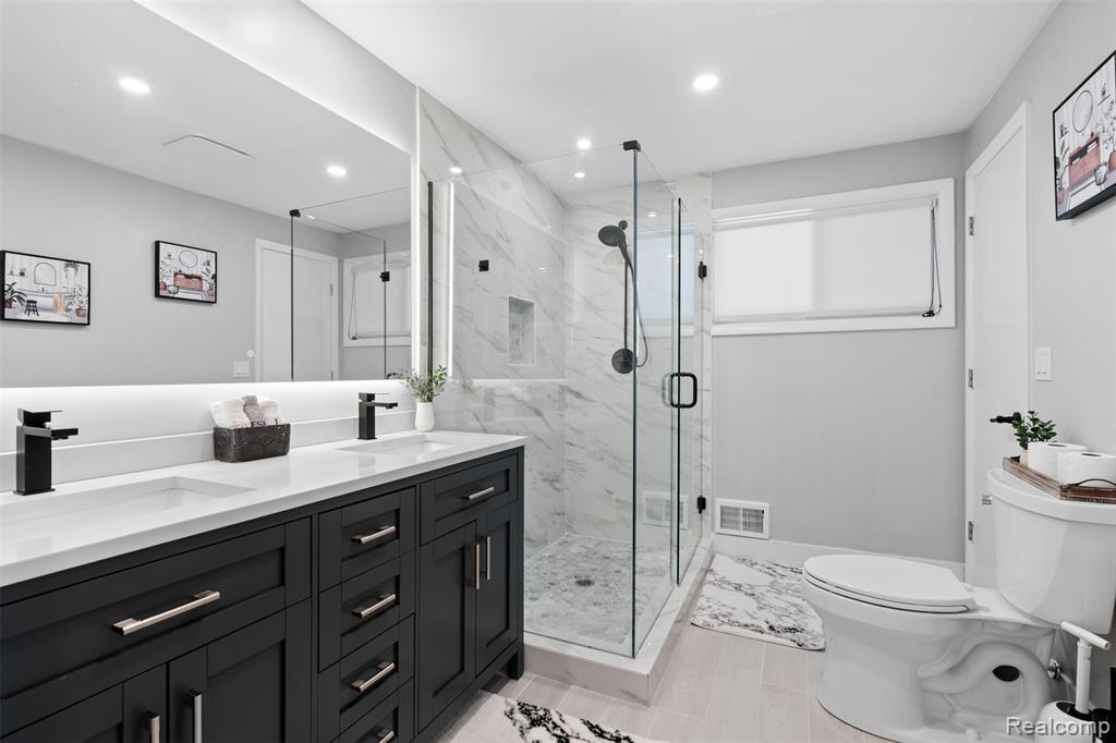 29748 Chelmsford Road Southfield, MI 48076 - Photo 25 of 42 Gallery Image 25