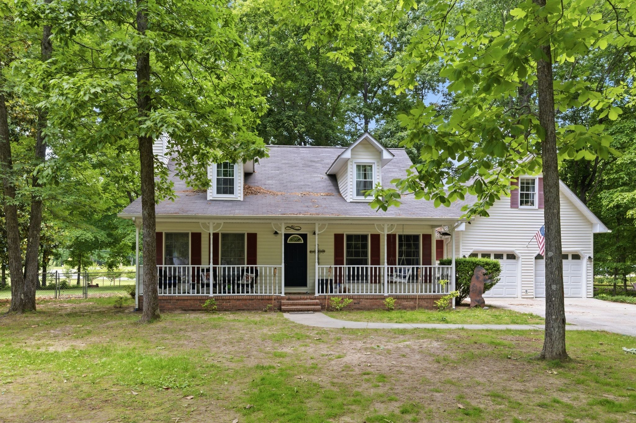 99 Smoke Rise Circle Manchester, TN 37355 - Photo 2 of 45 front view of a house with a yard