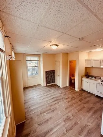 $975 | 474 County Street, Unit 3, New Bedford, MA 02740
