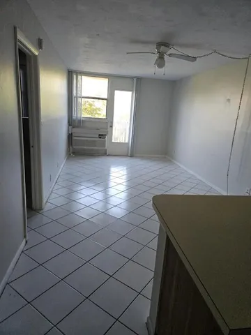 $1,400 | 2771 Riverside Drive, Unit 306, Coral Springs, FL 33065
