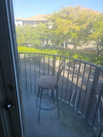 $1,400 | 2771 Riverside Drive, Unit 306, Coral Springs, FL 33065