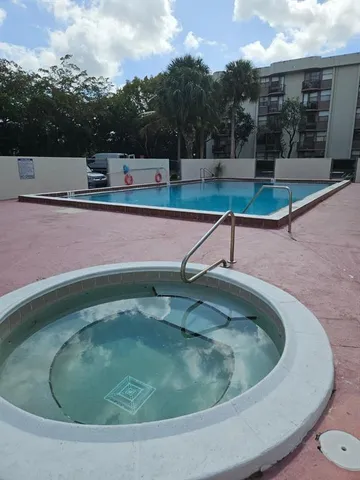 $1,400 | 2771 Riverside Drive, Unit 306, Coral Springs, FL 33065