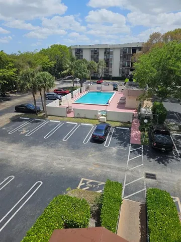 $1,400 | 2771 Riverside Drive, Unit 306, Coral Springs, FL 33065