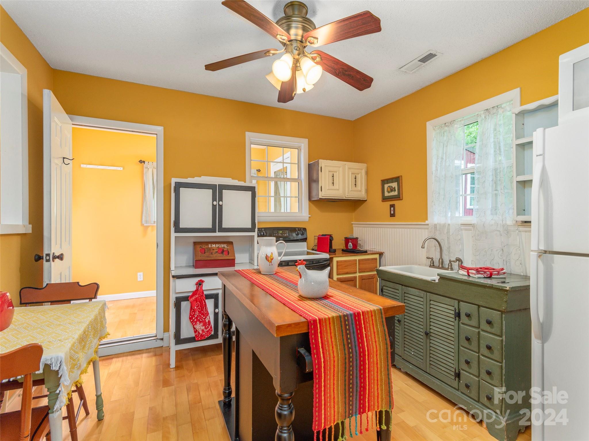 863 Burney Mountain Road Fletcher, NC 28732 - Photo 7 of 27 Gallery Image 7