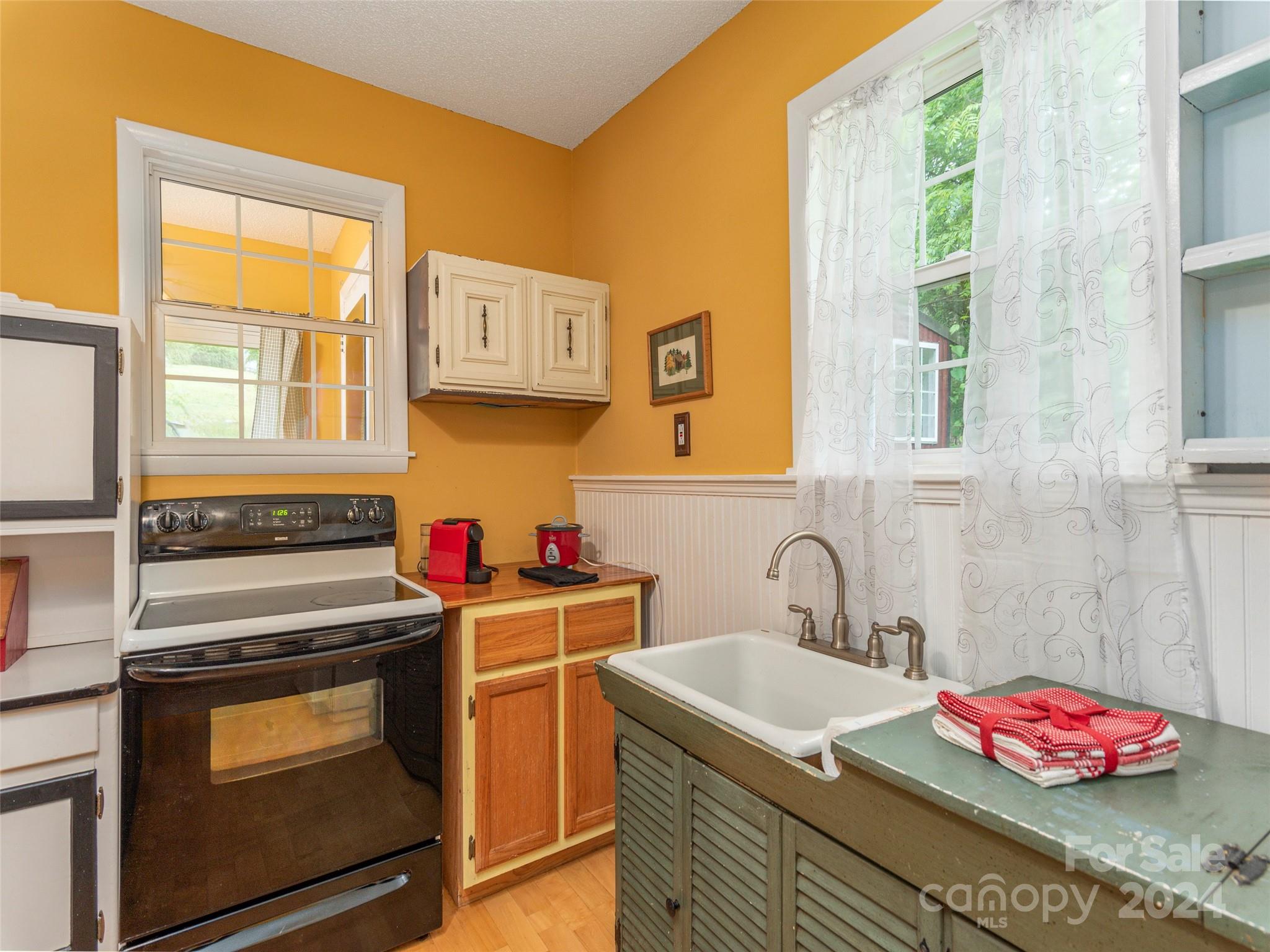 863 Burney Mountain Road Fletcher, NC 28732 - Photo 8 of 27 Gallery Image 8