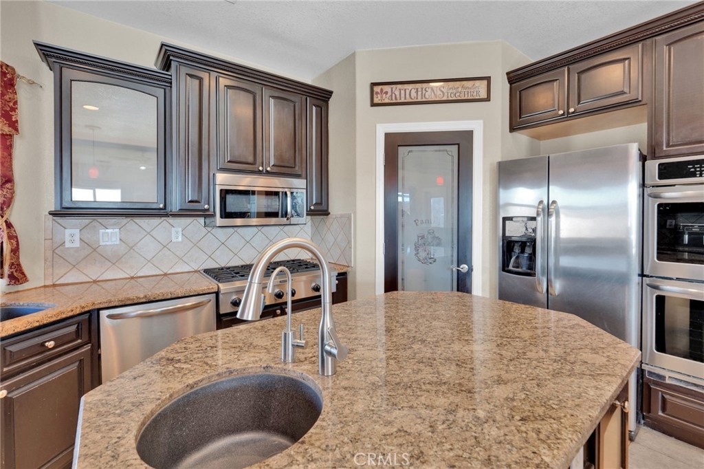 7435 Solano Road Phelan, CA 92371 - Photo 23 of 65