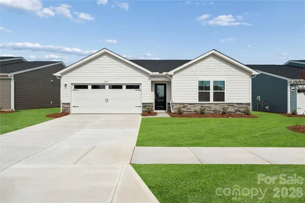 $347,615 | 1477 Ardmore Drive, Sherrills Ford, NC 28673