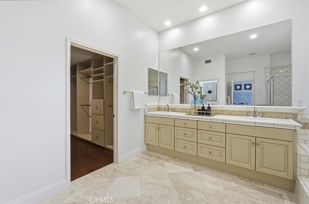 20356 Vía Cellini Porter Ranch, CA 91326 - Photo 21 of 53 En-Suite Master Bathroom