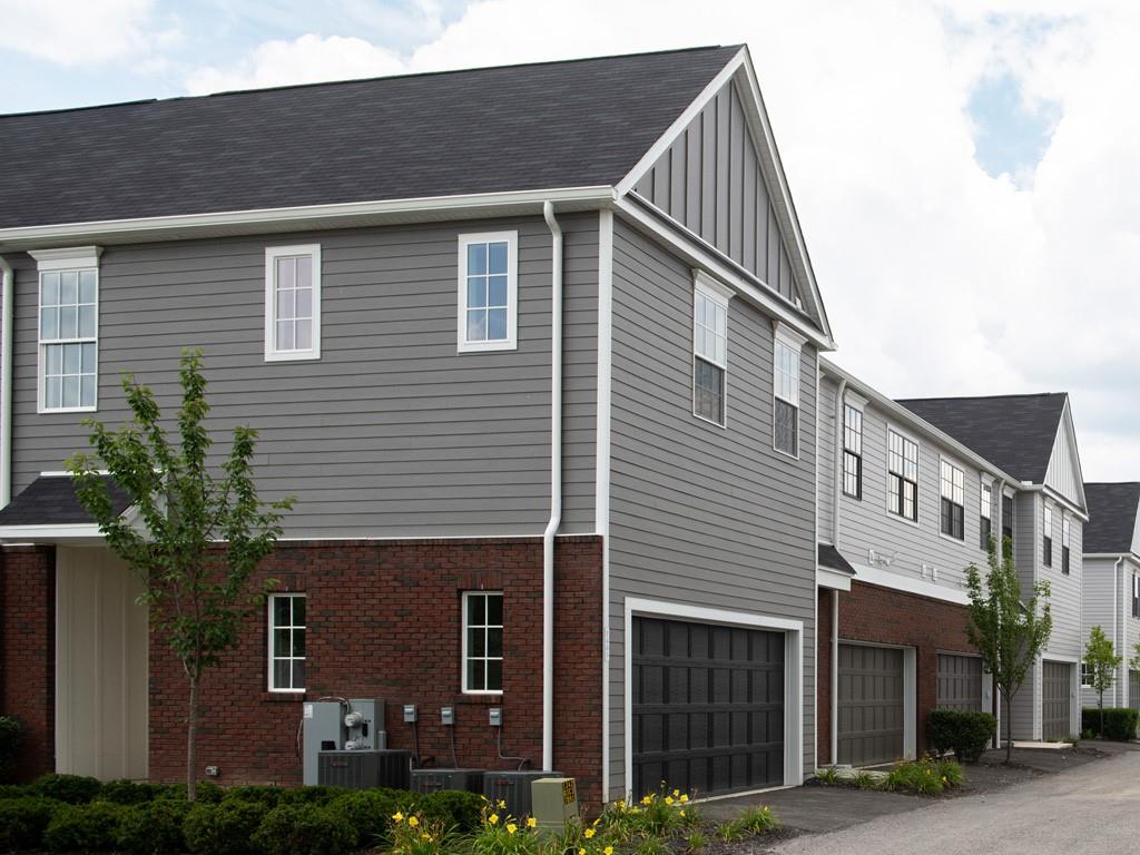 1403 Hastings Crescent, Bridgeville, PA 15017 Compass