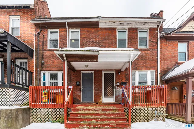 $150,000 | 252 Wood Street, Waterbury, CT 06704