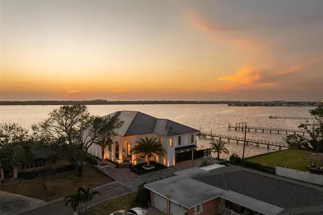 $3,275,000 | 3310 Sunset Drive North, St. Petersburg, FL 33710