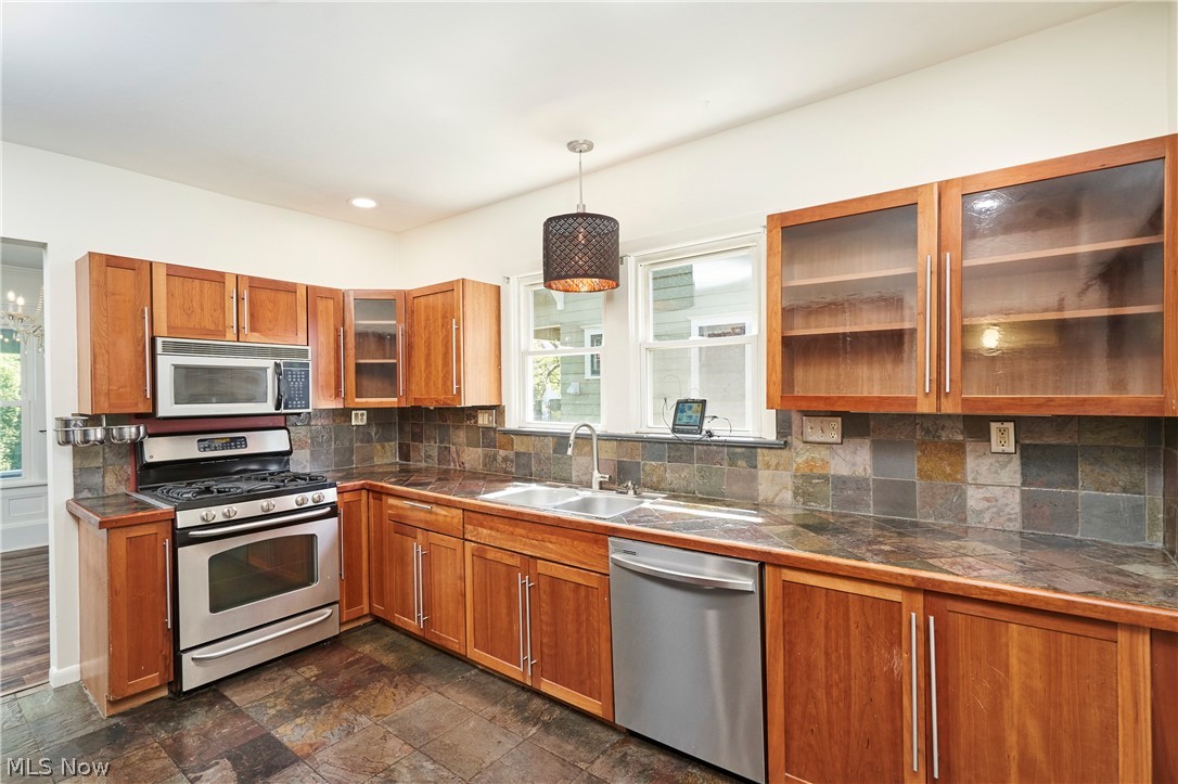 163 Edgerton Road Akron, OH 44303 - Photo 10 of 35 Gallery Image 10