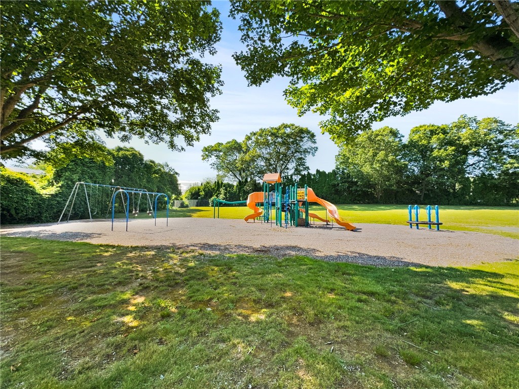 9 Woodlund Avenue Westerly, RI 02891 - Photo 46 of 47