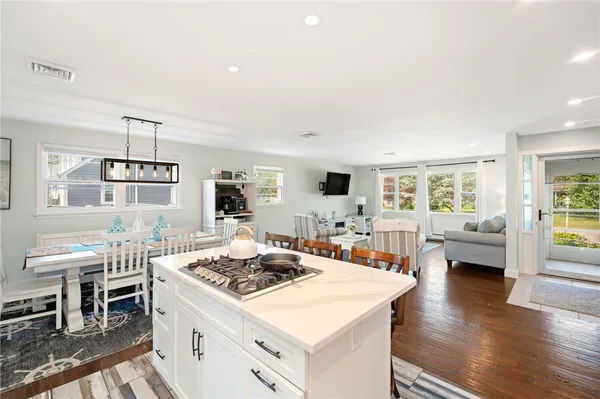 $3,000 | 9 Woodlund Avenue, Westerly, RI 02891