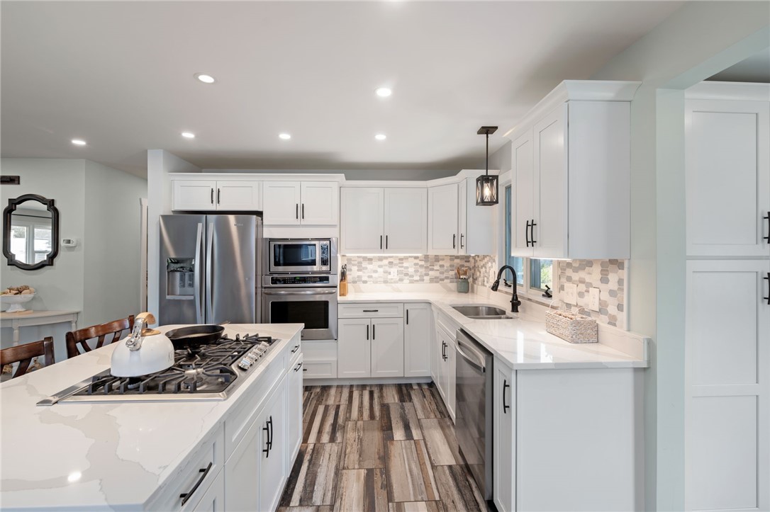 9 Woodlund Avenue Westerly, RI 02891 - Photo 10 of 47