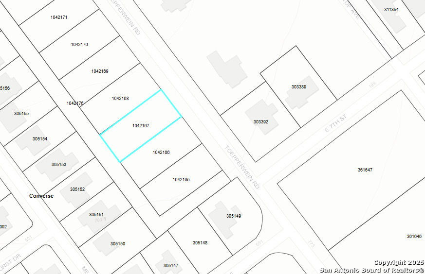 807 Toepperwein Road Converse, TX 78109 - Photo 4 of 4 a dirty bathroom with white tiles