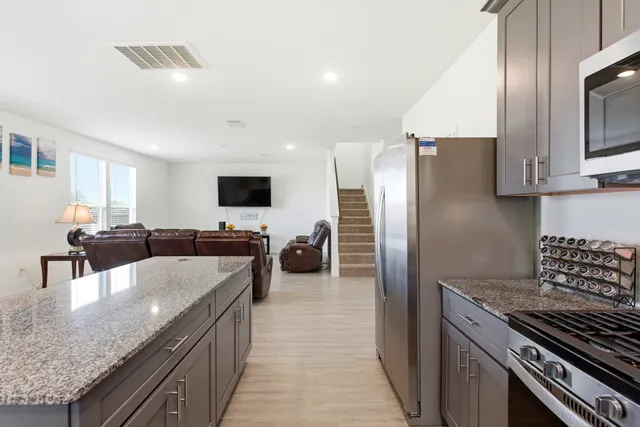 $2,350 | 343 Paso Fino Drive, Alvin, TX 77511